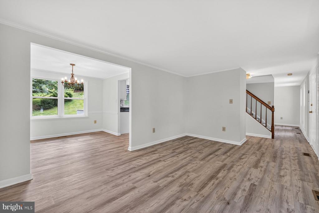 302 SPRING GATE COURT