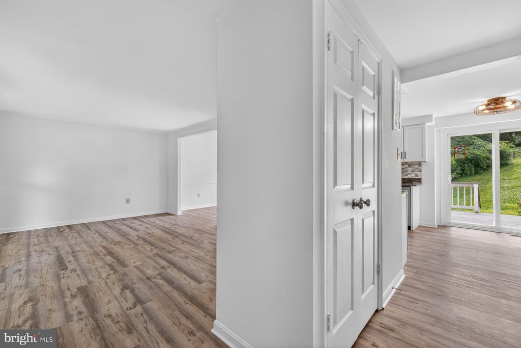 302 SPRING GATE COURT