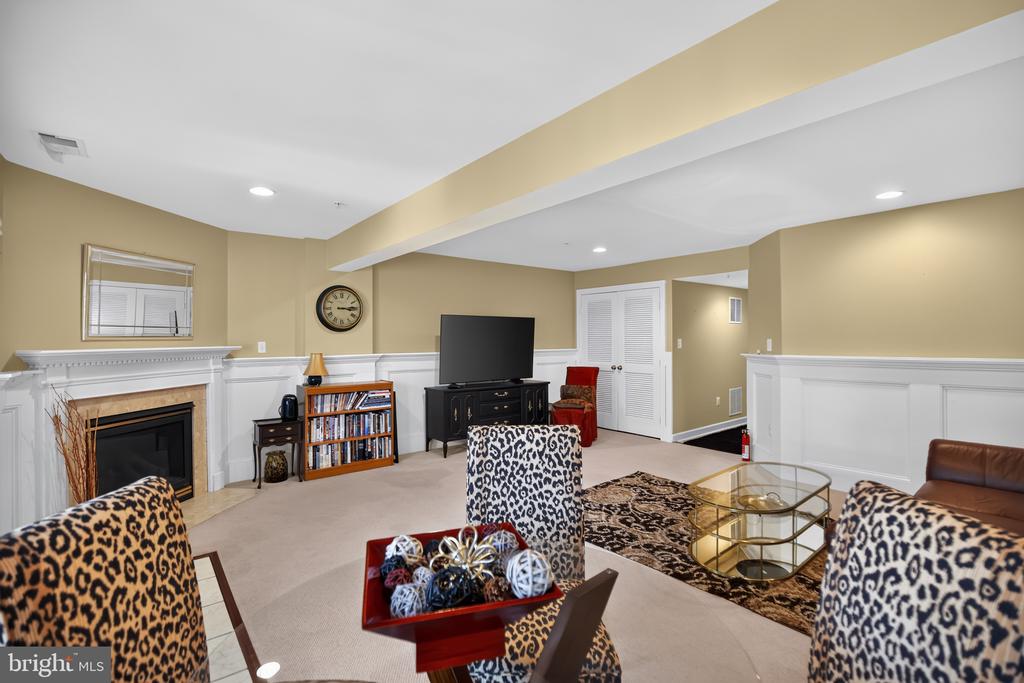 3928 SHAWFIELD LANE