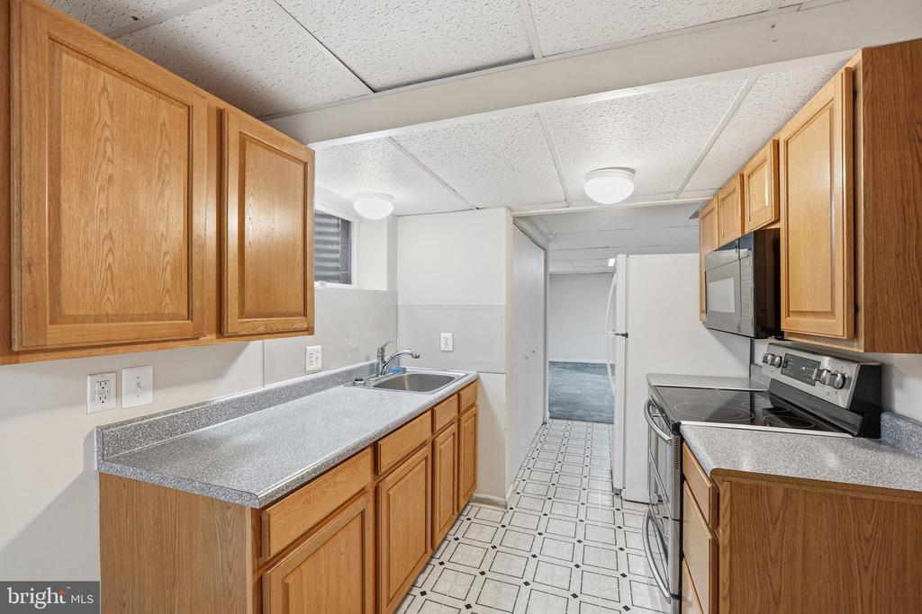 3405 LIVINGSTON DRIVE