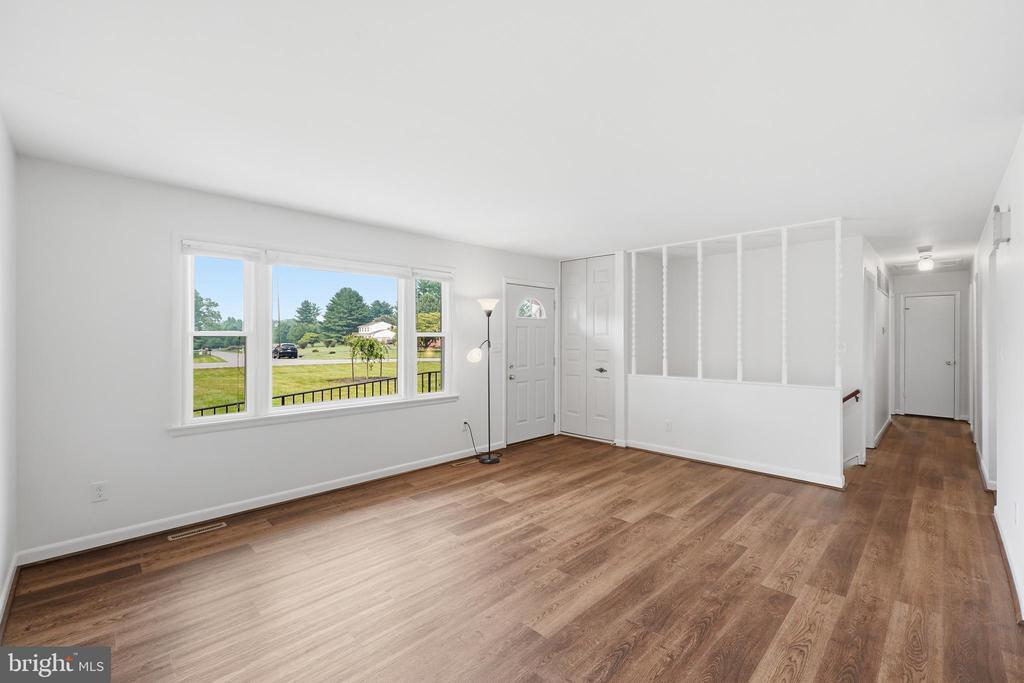 3405 LIVINGSTON DRIVE