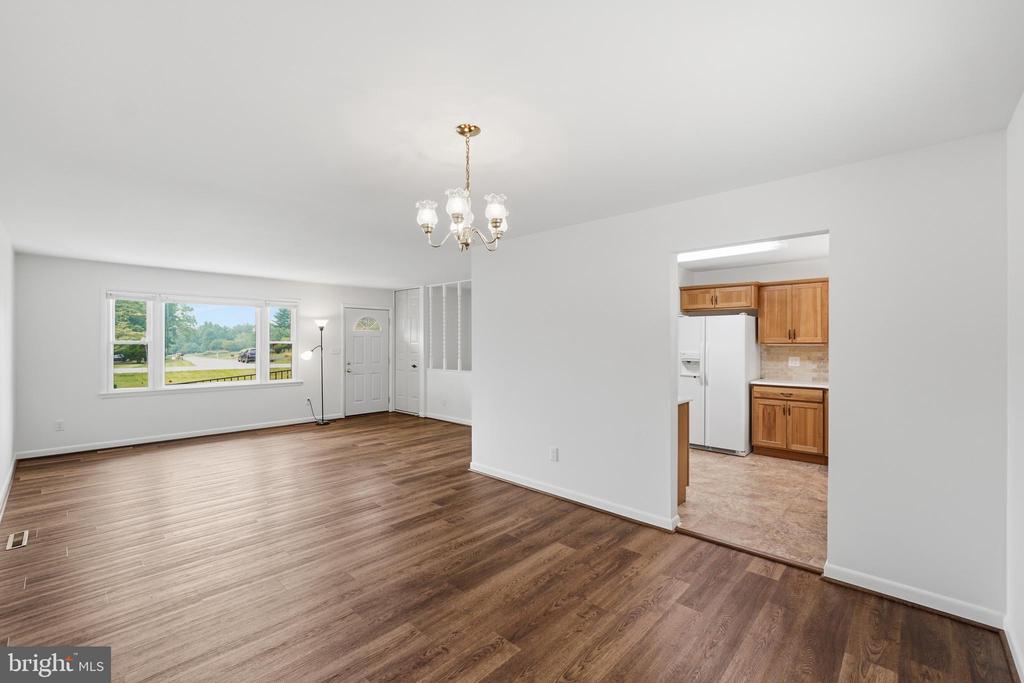 3405 LIVINGSTON DRIVE