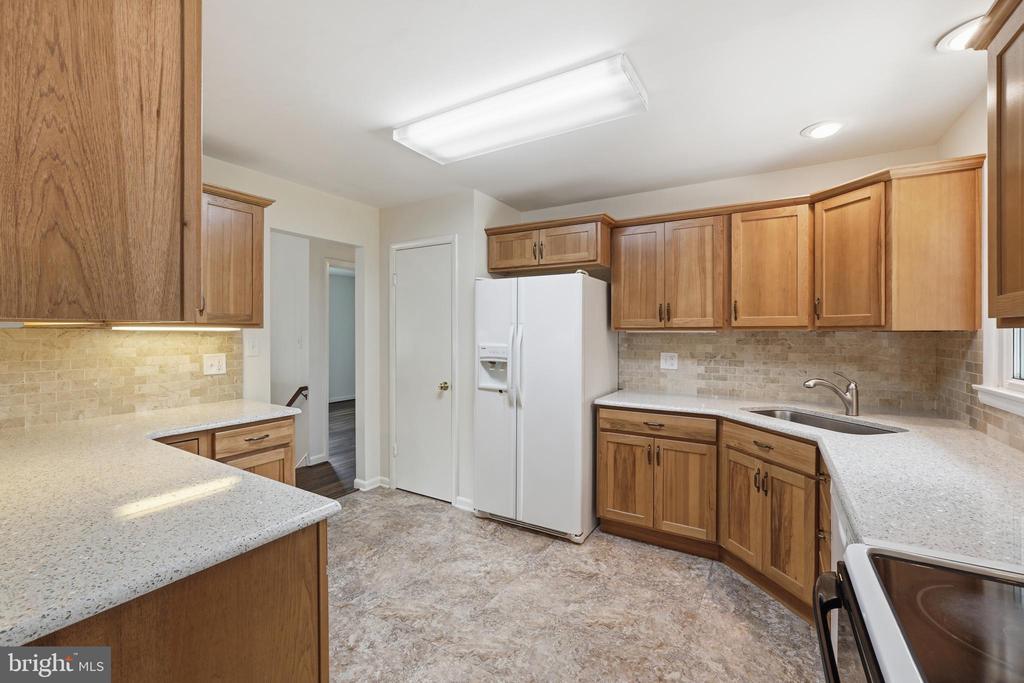 3405 LIVINGSTON DRIVE