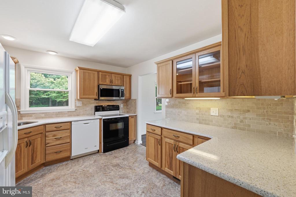 3405 LIVINGSTON DRIVE
