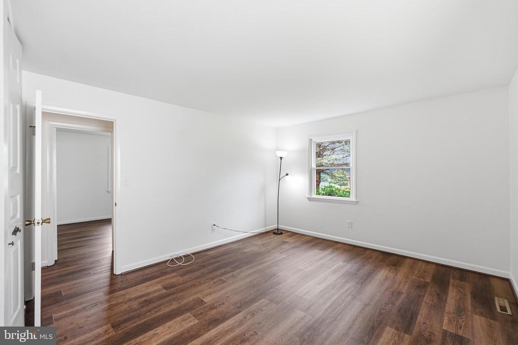3405 LIVINGSTON DRIVE