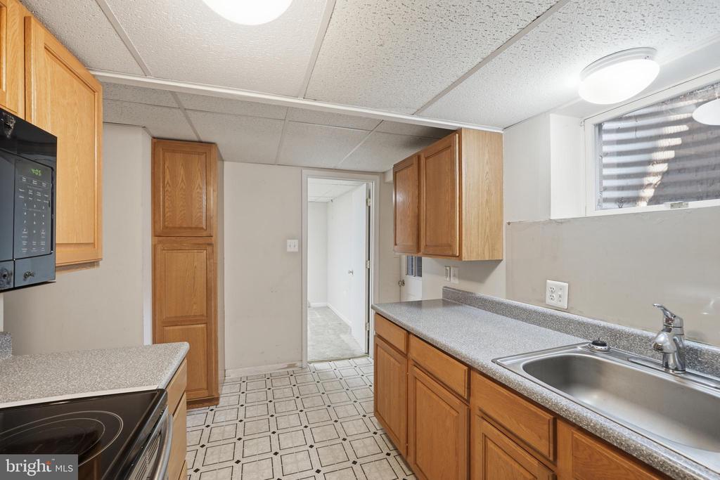 3405 LIVINGSTON DRIVE