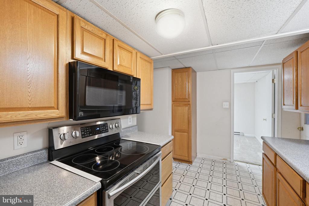 3405 LIVINGSTON DRIVE