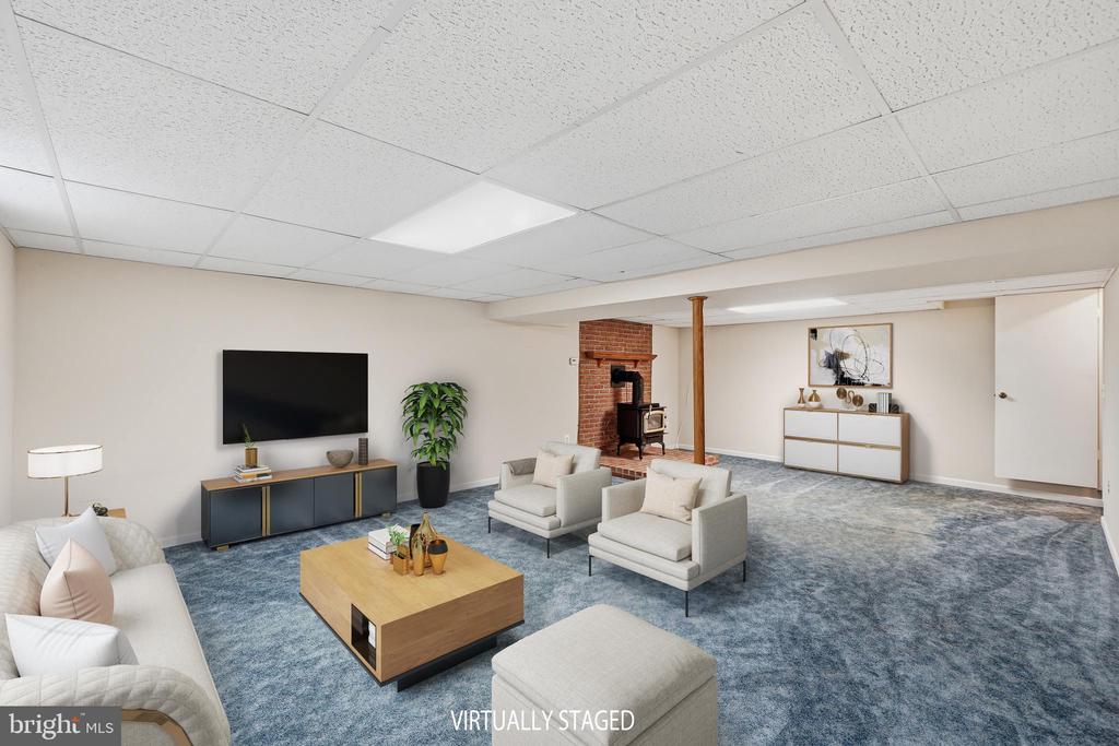 3405 LIVINGSTON DRIVE