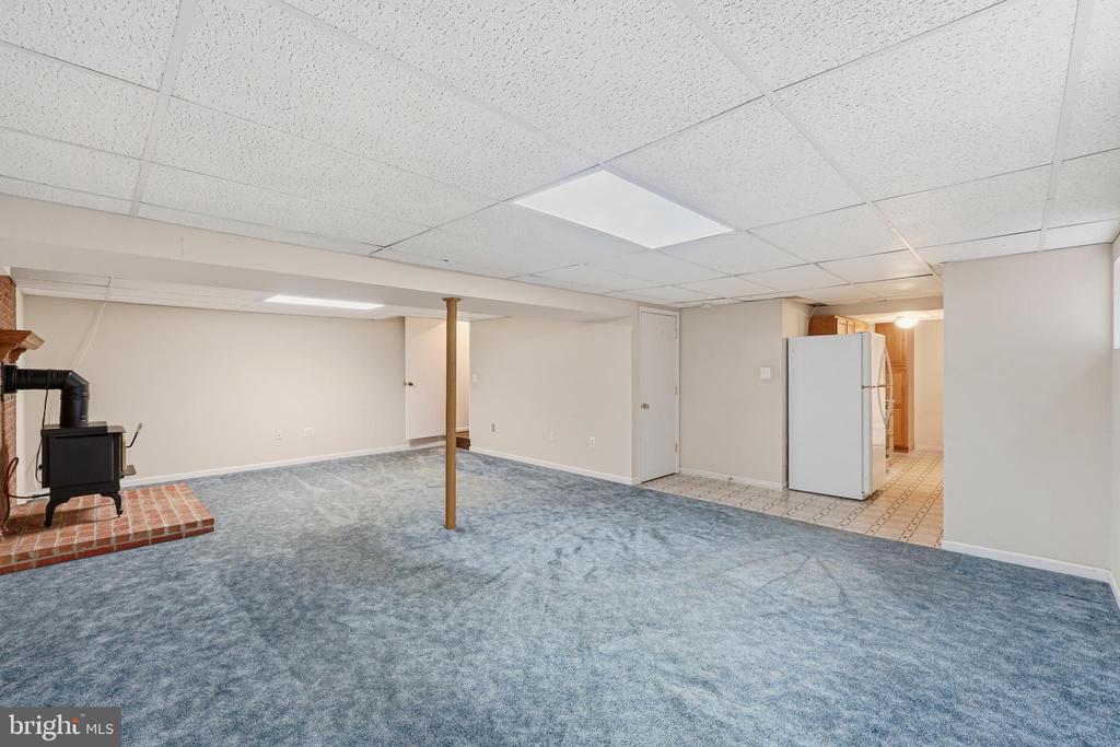 3405 LIVINGSTON DRIVE