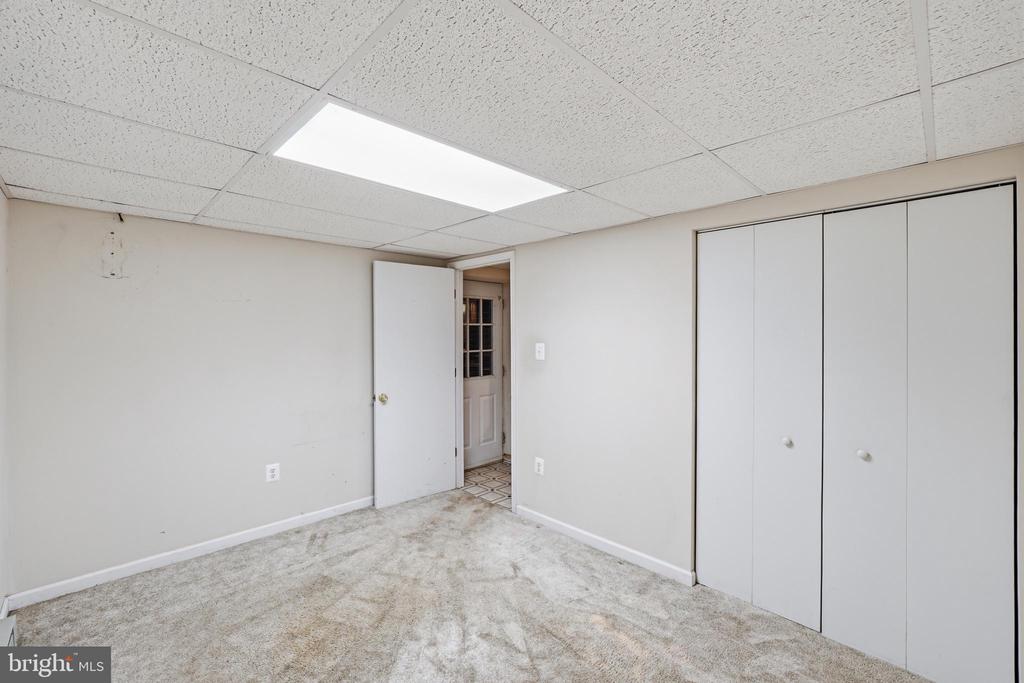 3405 LIVINGSTON DRIVE