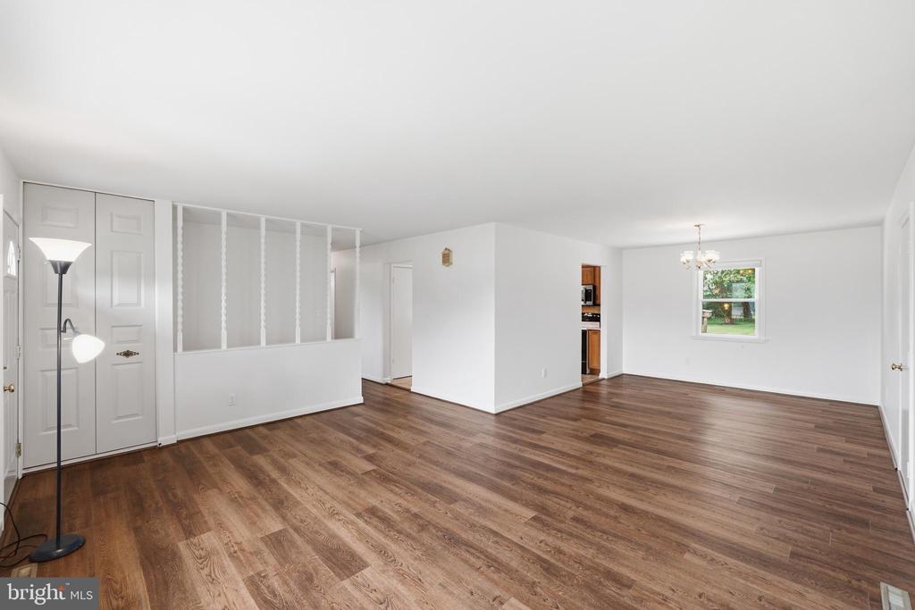 3405 LIVINGSTON DRIVE
