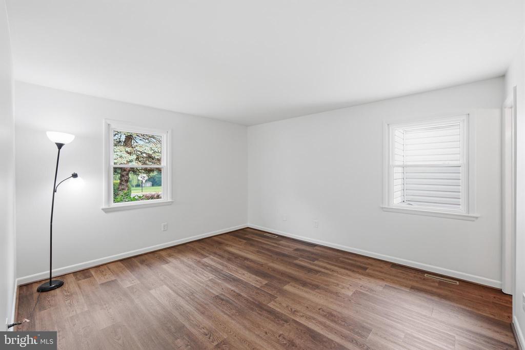 3405 LIVINGSTON DRIVE