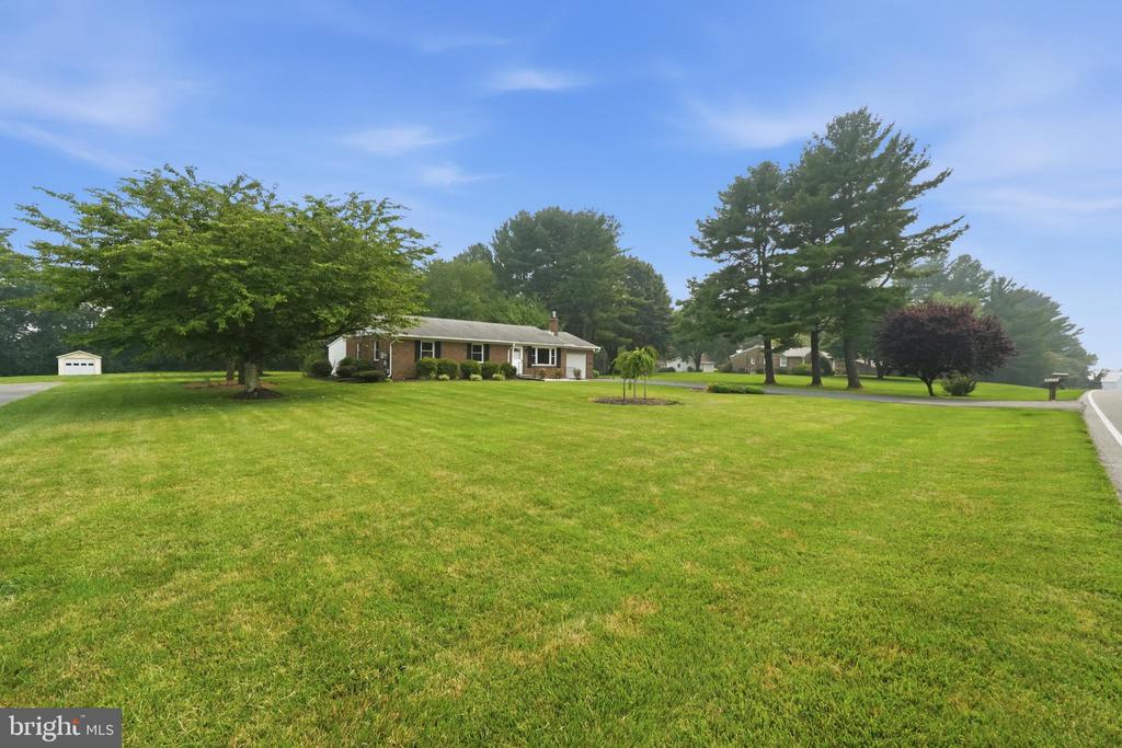 3405 LIVINGSTON DRIVE