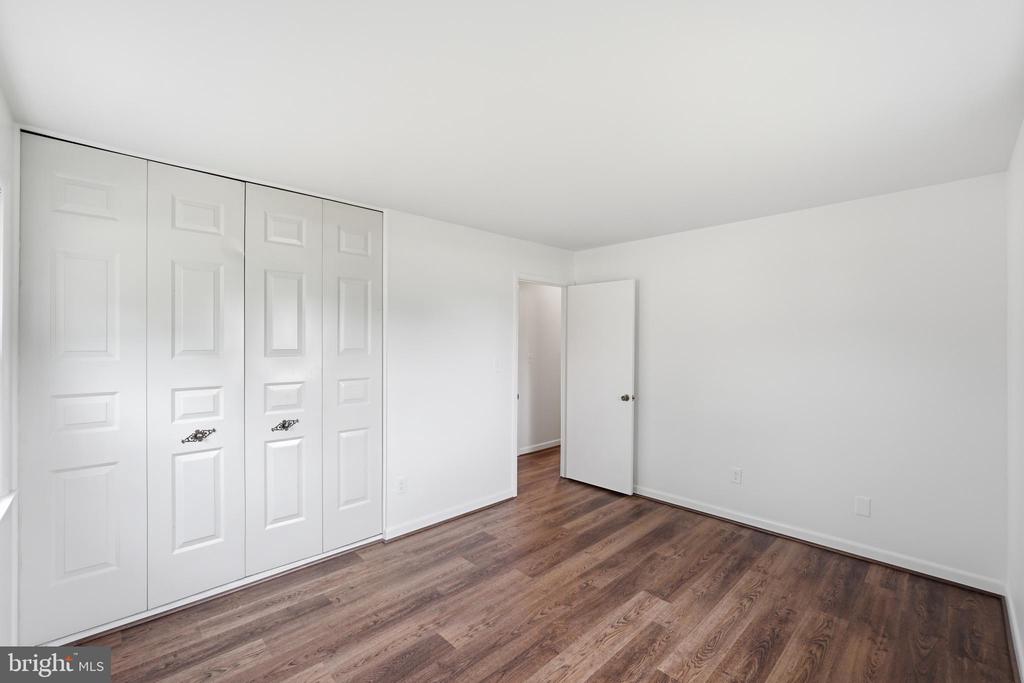 3405 LIVINGSTON DRIVE
