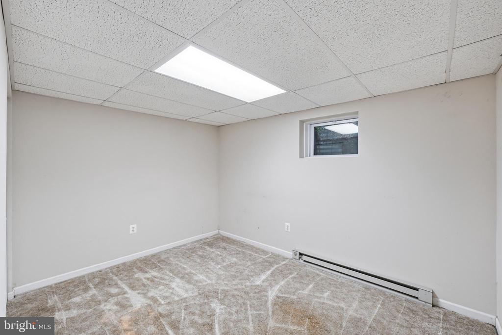 3405 LIVINGSTON DRIVE