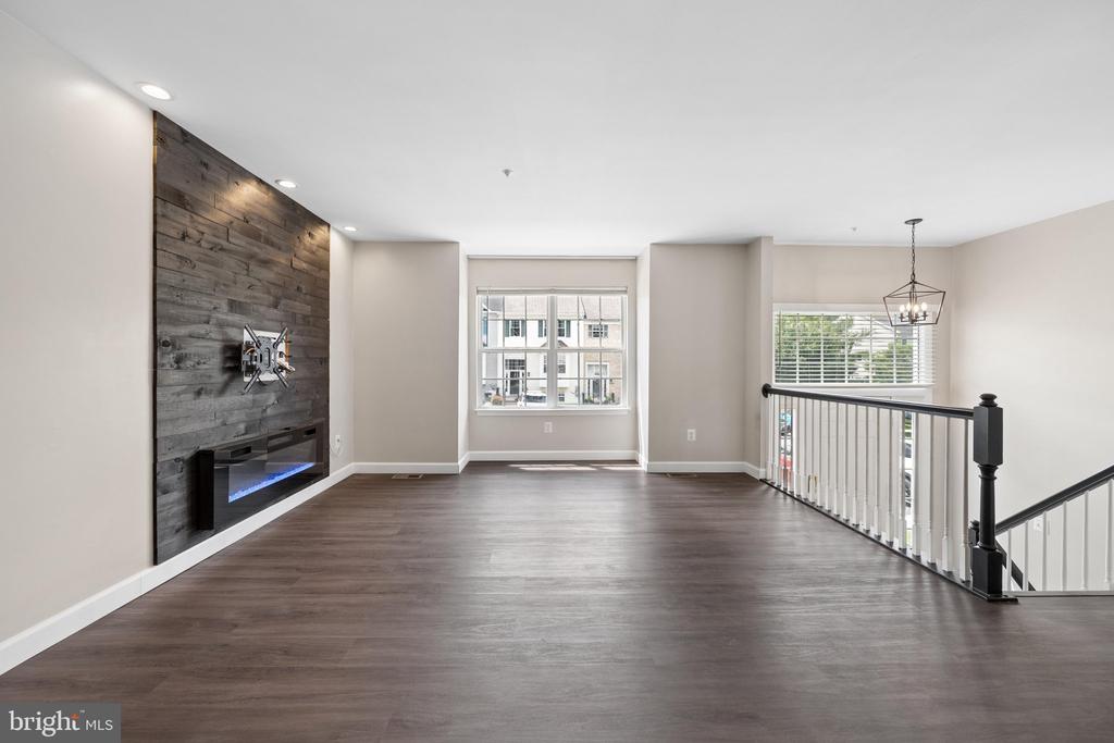 6208 CLIFFSIDE TERRACE