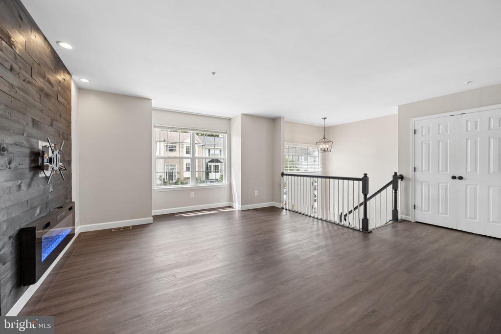 6208 CLIFFSIDE TERRACE