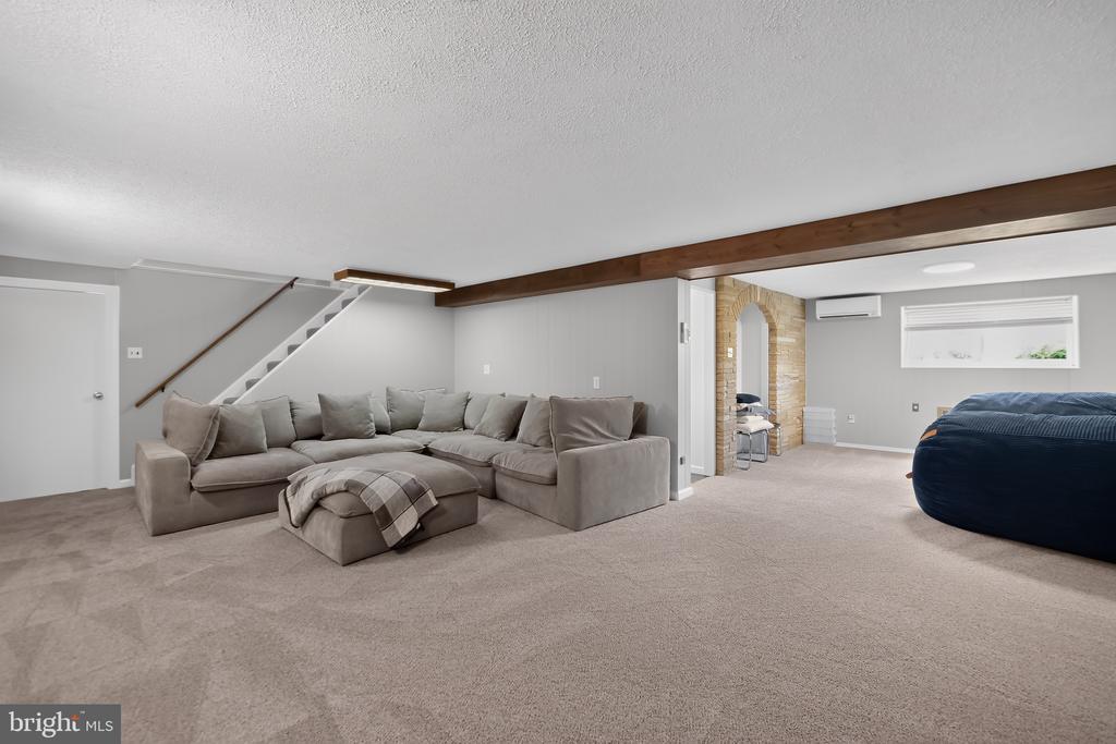 2901 FRANCIS DRIVE