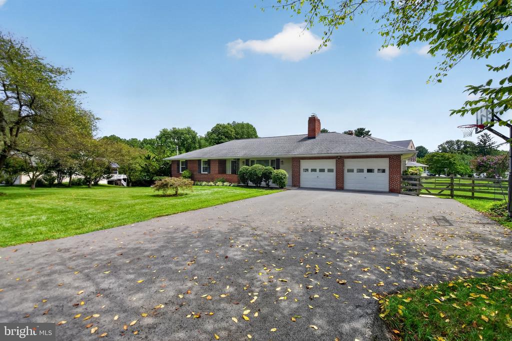 2901 FRANCIS DRIVE