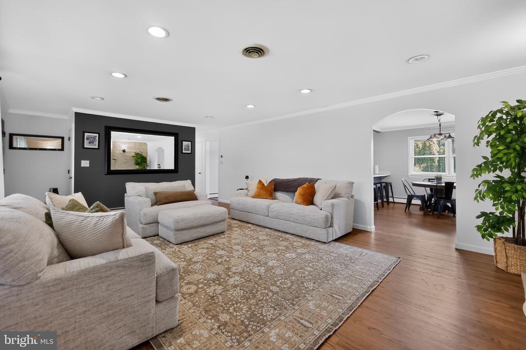 2901 FRANCIS DRIVE
