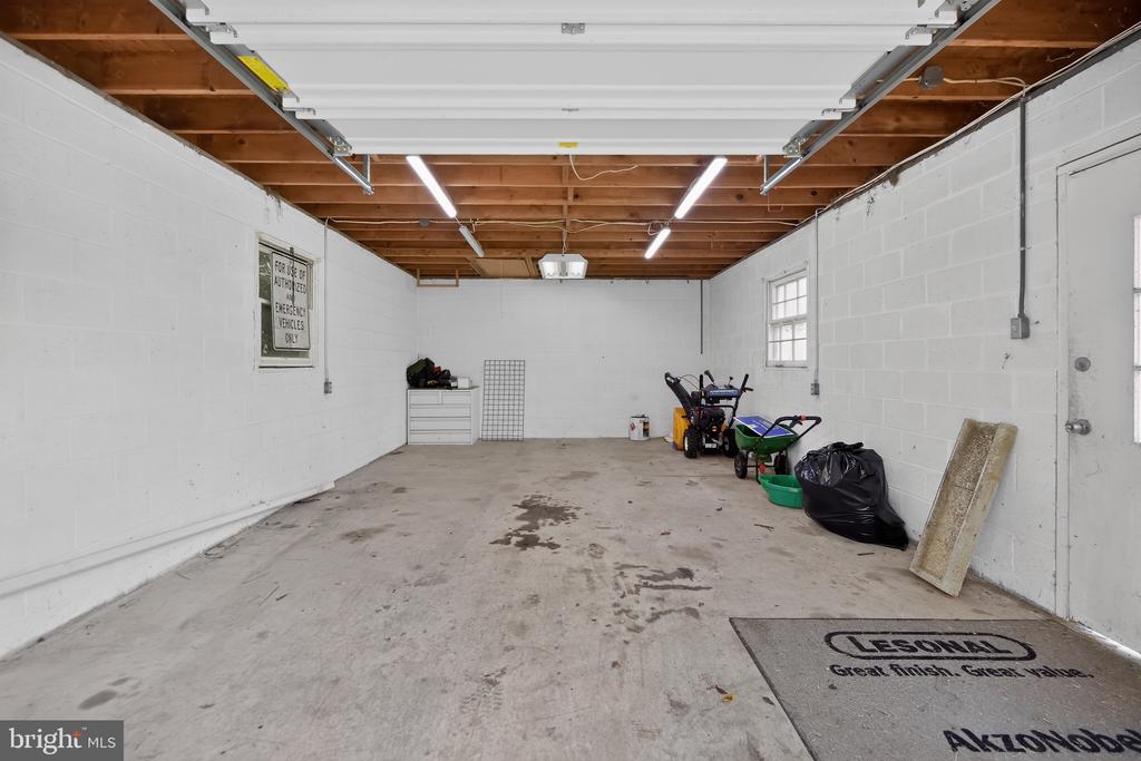 2901 FRANCIS DRIVE