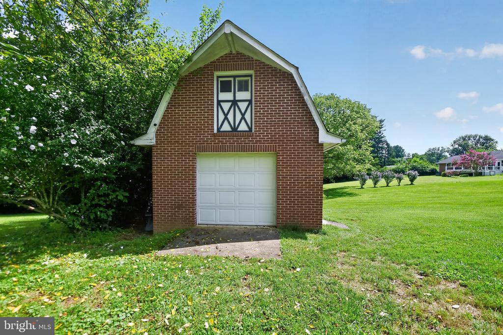 2901 FRANCIS DRIVE