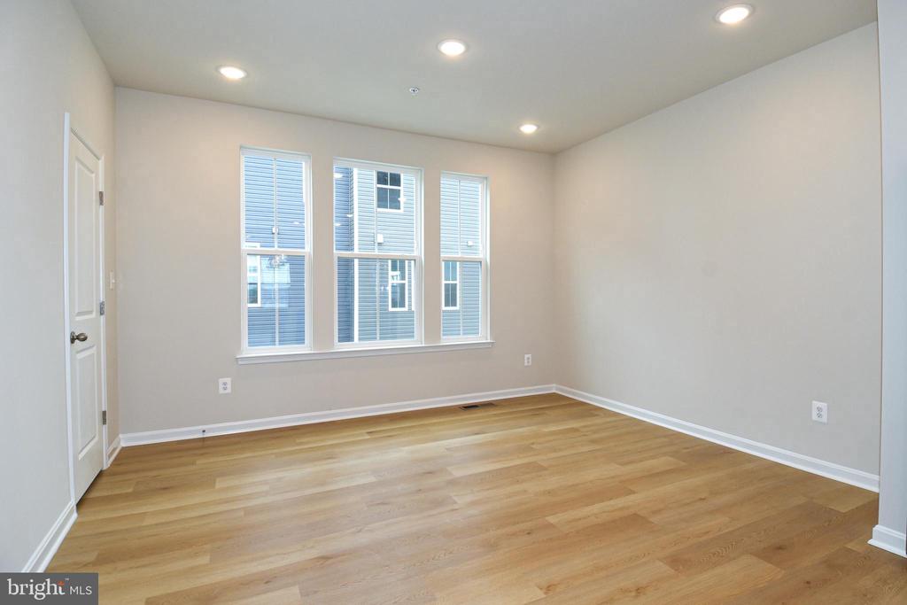 402 MATLOCK LANE