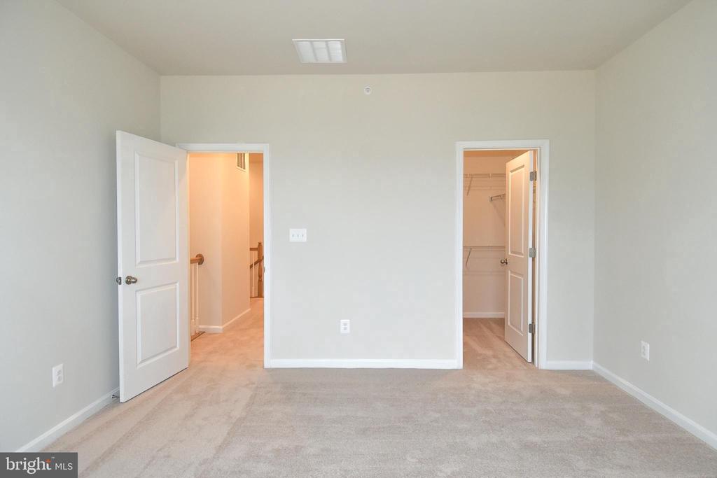 402 MATLOCK LANE