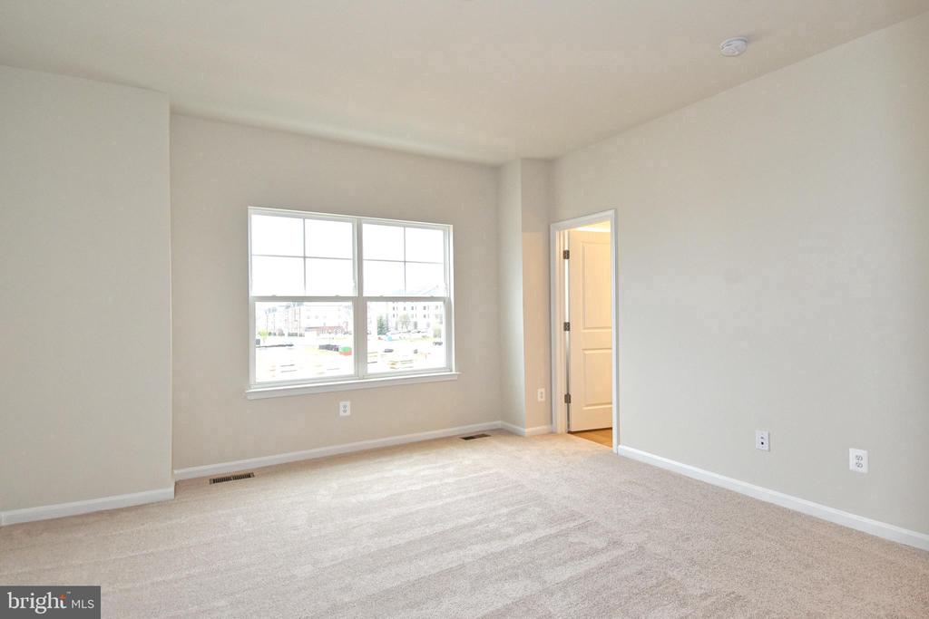 402 MATLOCK LANE