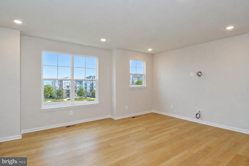 402 MATLOCK LANE