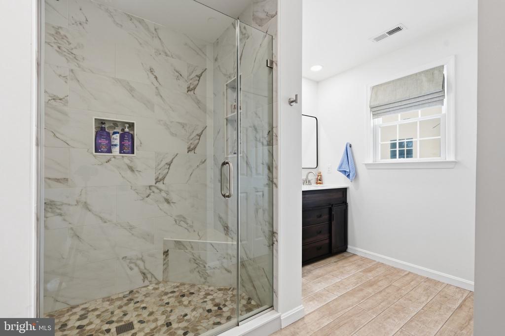 2994 HOPE MILLS LANE
