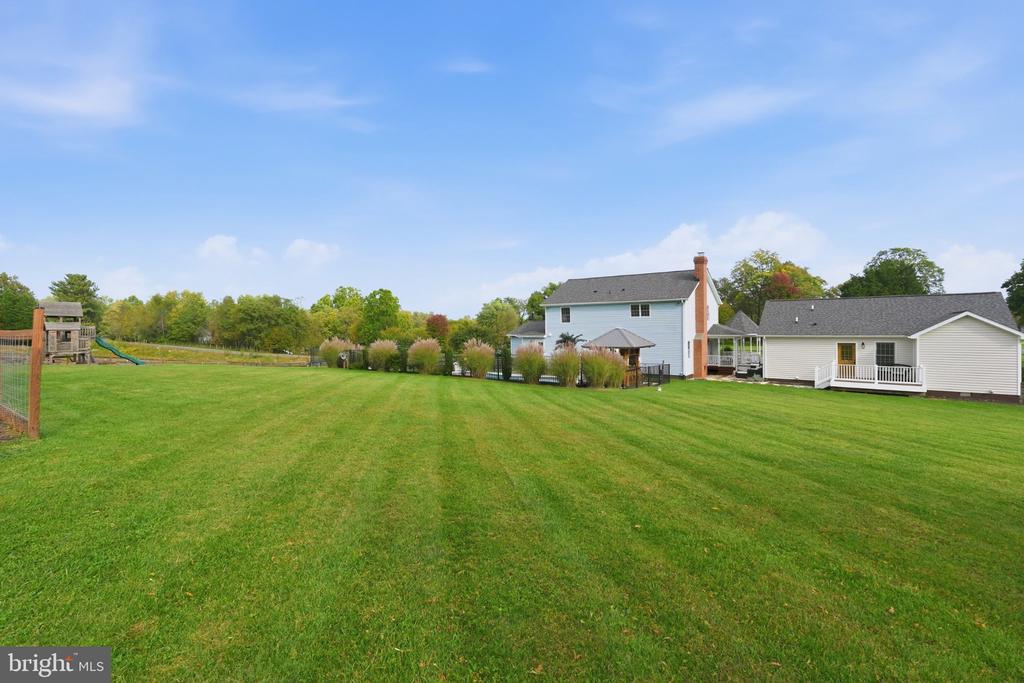 2994 HOPE MILLS LANE