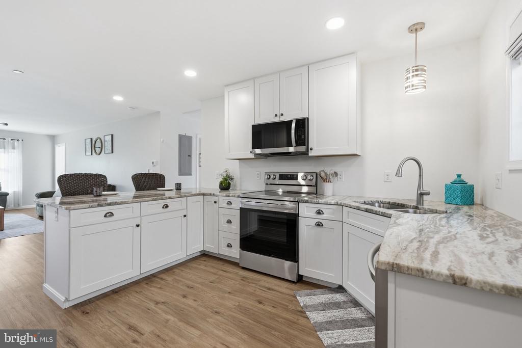 2994 HOPE MILLS LANE