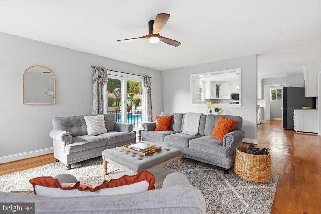 2994 HOPE MILLS LANE