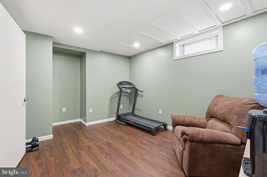 2994 HOPE MILLS LANE