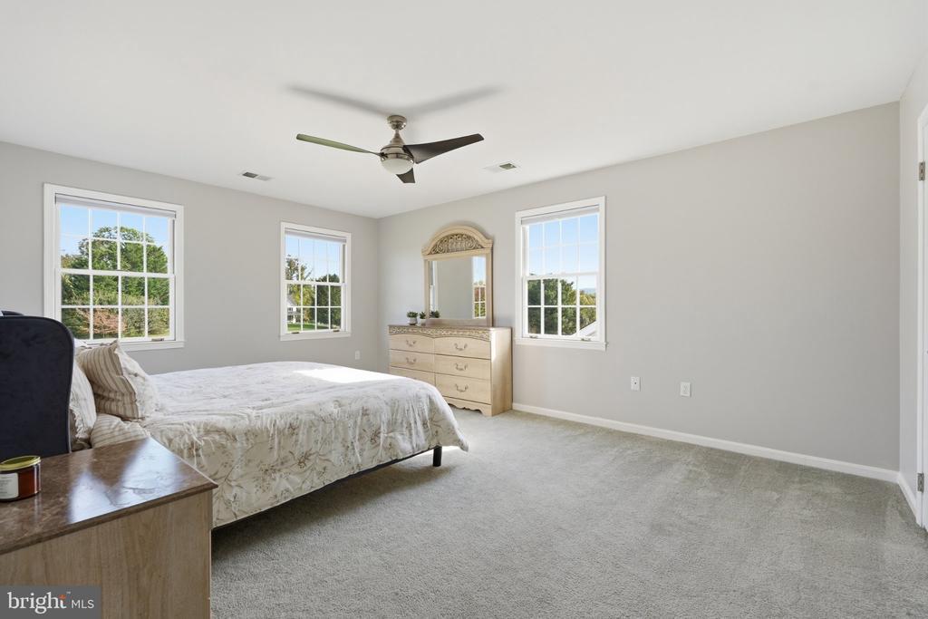 2994 HOPE MILLS LANE
