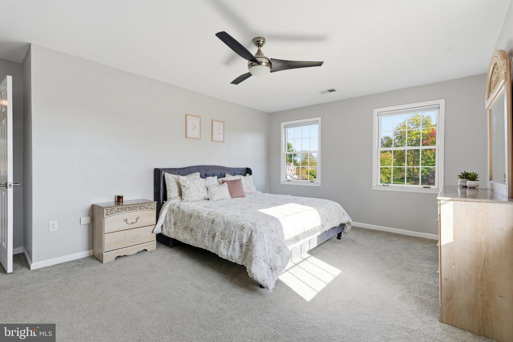 2994 HOPE MILLS LANE