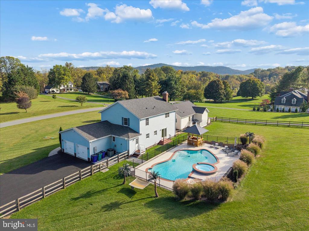 2994 HOPE MILLS LANE