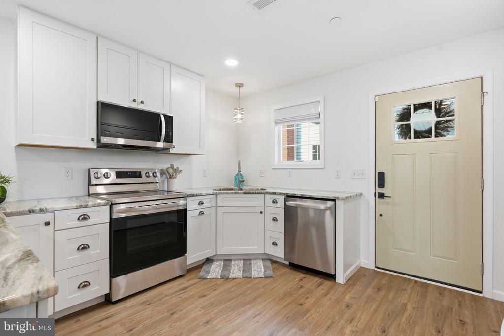 2994 HOPE MILLS LANE