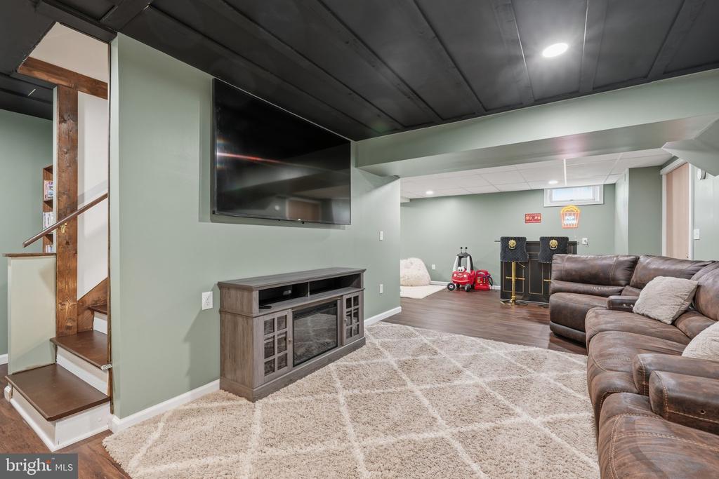 2994 HOPE MILLS LANE