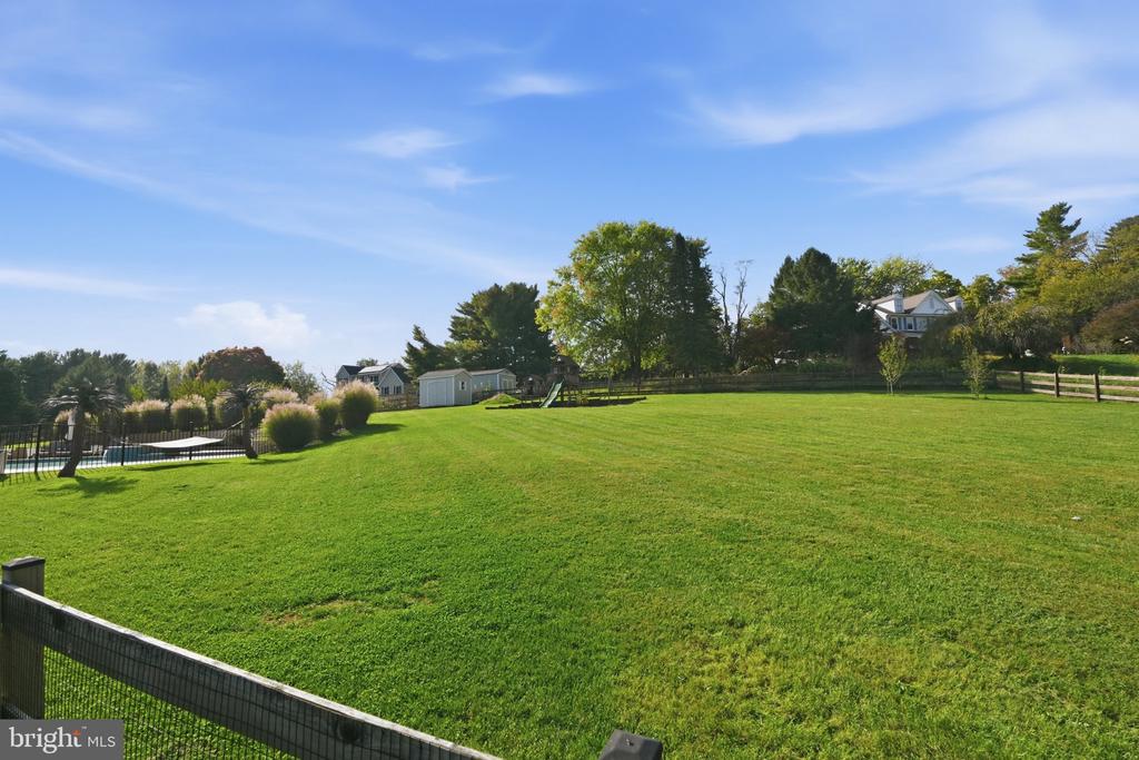 2994 HOPE MILLS LANE
