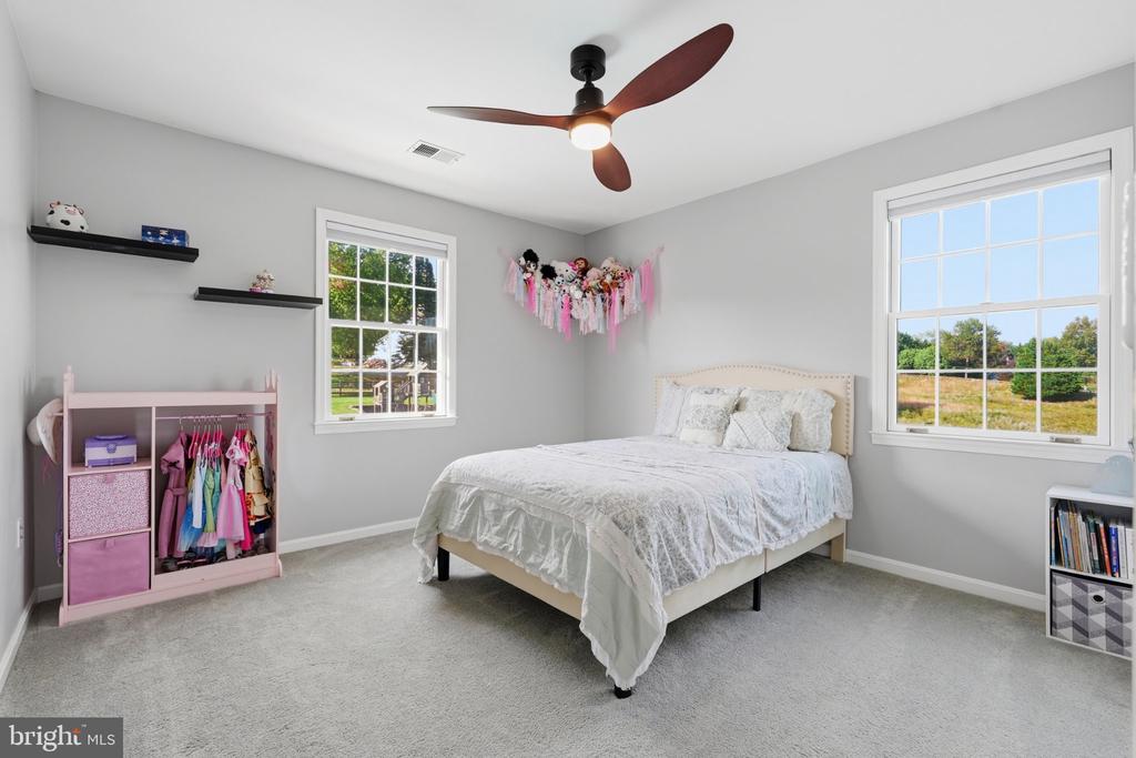 2994 HOPE MILLS LANE