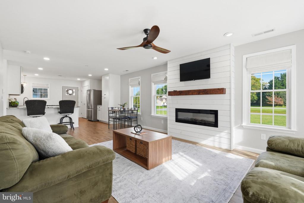 2994 HOPE MILLS LANE