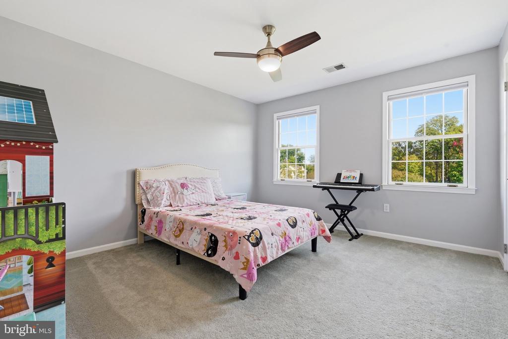 2994 HOPE MILLS LANE