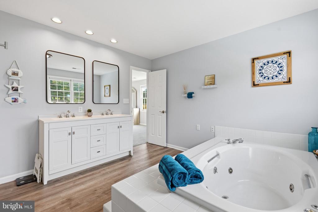 2994 HOPE MILLS LANE