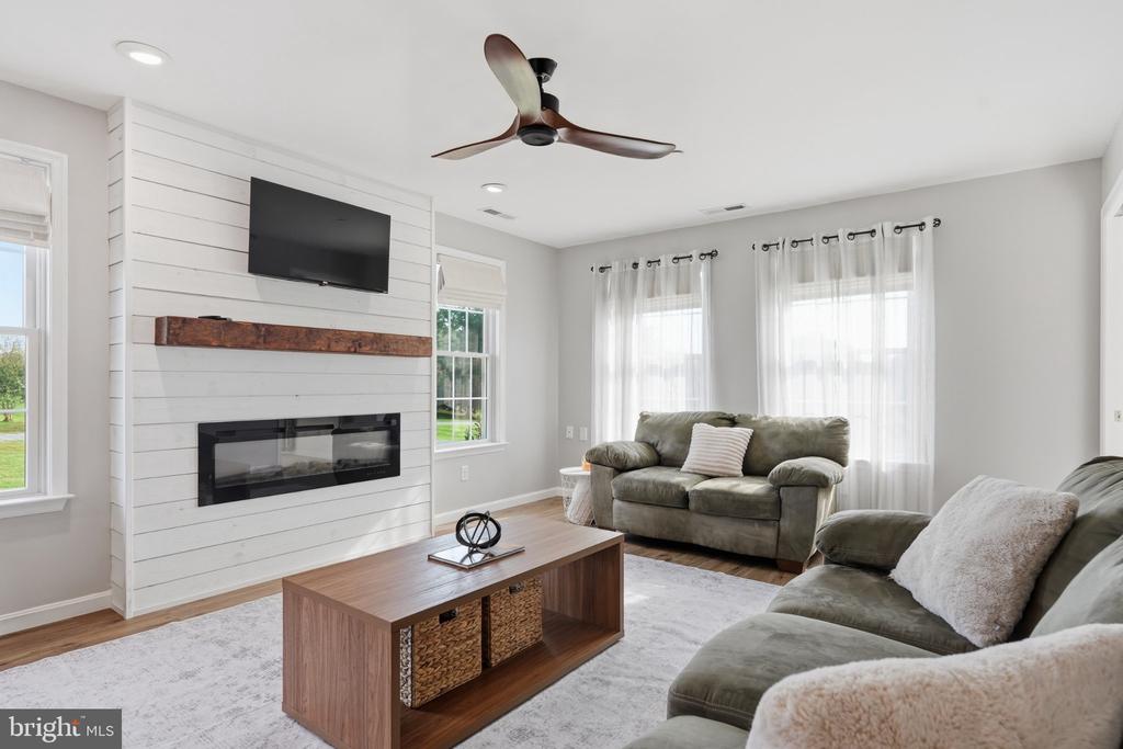 2994 HOPE MILLS LANE