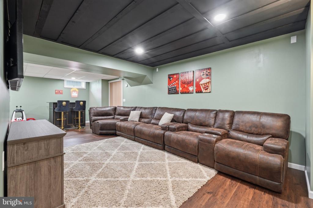 2994 HOPE MILLS LANE