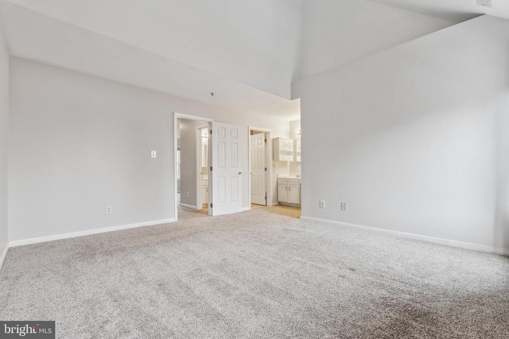 2006 FLAGSTONE COURT