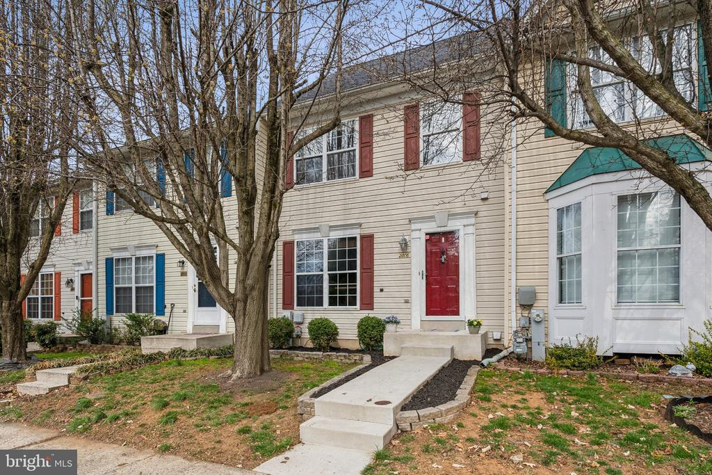 2006 FLAGSTONE COURT