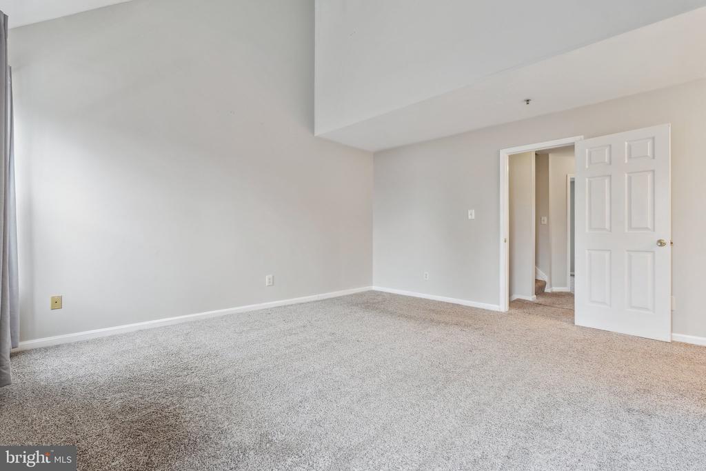 2006 FLAGSTONE COURT